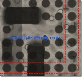 BGA錫球尺寸小于0.4mm，采用降低BGA內圍襲球的錫膏量所得到X-Ray，稍微留意一下可以發現最外圈的錫量(圓的直徑)比其他內圍的錫球上的錫量來得多一點點。也就是外圈的黑色圓形直徑比內圈的圓形來得大一點點。