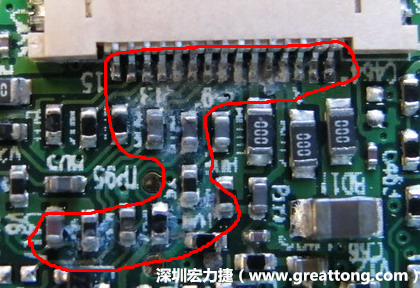 電路板疑似腐蝕氧化，懷疑電流異常過熱造成