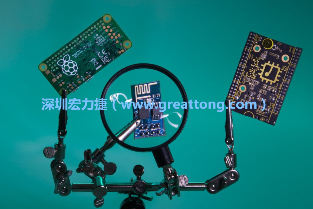 A Raspberry Pi Zero、ESP8266和CHIP。