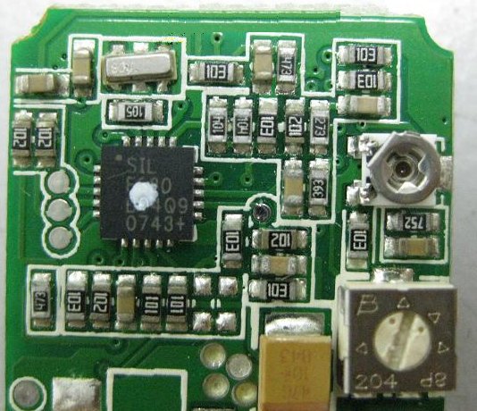 PCBA加工IC元件主要分為DIP及SMD兩大類，DIP 插件的IC，SMD (Surface Mount Device) 表面貼裝元件。