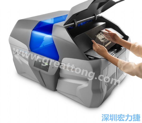 利用3D列印機器可制造多層板。